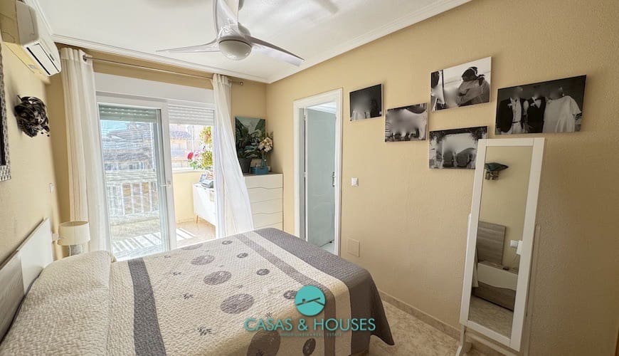 3 chambre Appartement à vendre à La Manga del Mar Menor avec piscine garage - 240 000 € (Ref: 10062552)