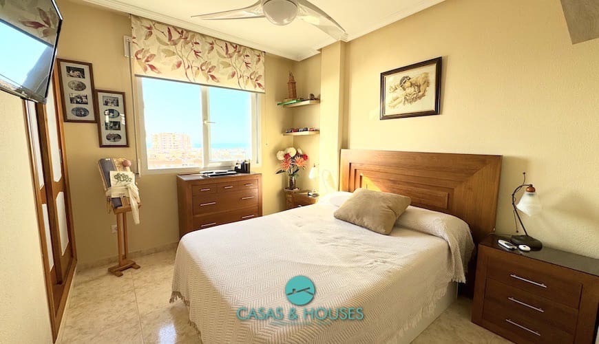 3 chambre Appartement à vendre à La Manga del Mar Menor avec piscine garage - 240 000 € (Ref: 10062552)