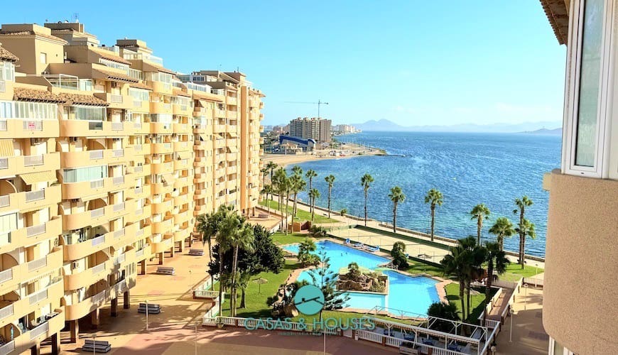 3 chambre Appartement à vendre à La Manga del Mar Menor avec piscine garage - 240 000 € (Ref: 10062552)