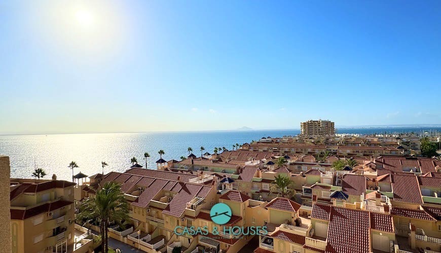 3 chambre Appartement à vendre à La Manga del Mar Menor avec piscine garage - 240 000 € (Ref: 10062552)