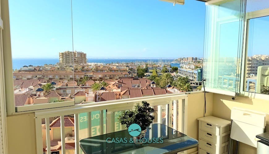 3 chambre Appartement à vendre à La Manga del Mar Menor avec piscine garage - 240 000 € (Ref: 10062552)