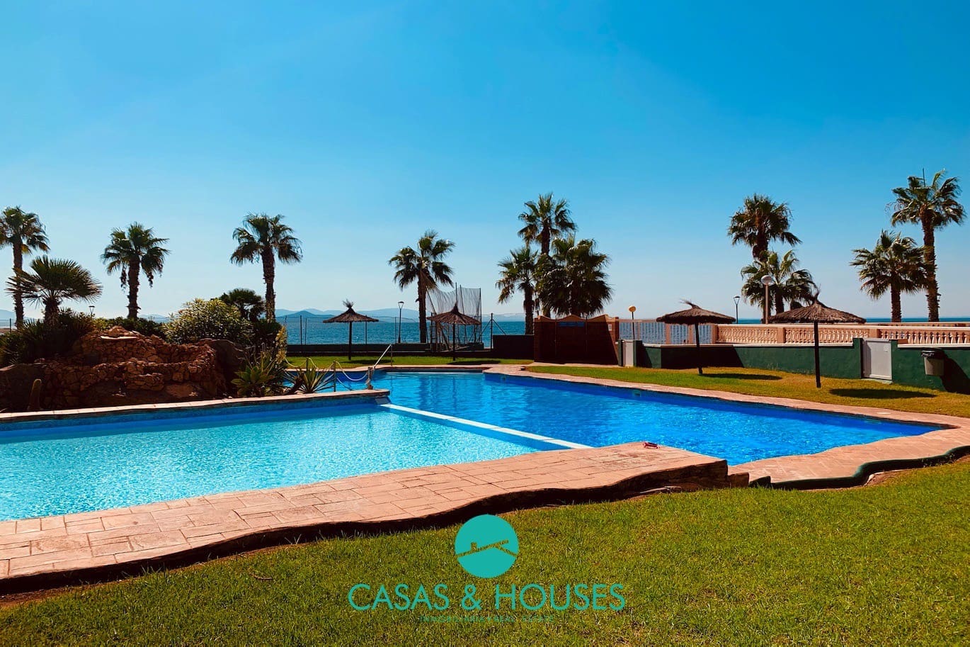 3 chambre Appartement à vendre à La Manga del Mar Menor avec piscine garage - 240 000 € (Ref: 10062552)