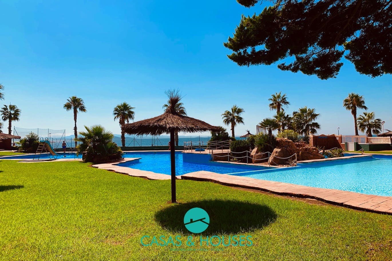 3 chambre Appartement à vendre à La Manga del Mar Menor avec piscine garage - 240 000 € (Ref: 10062552)