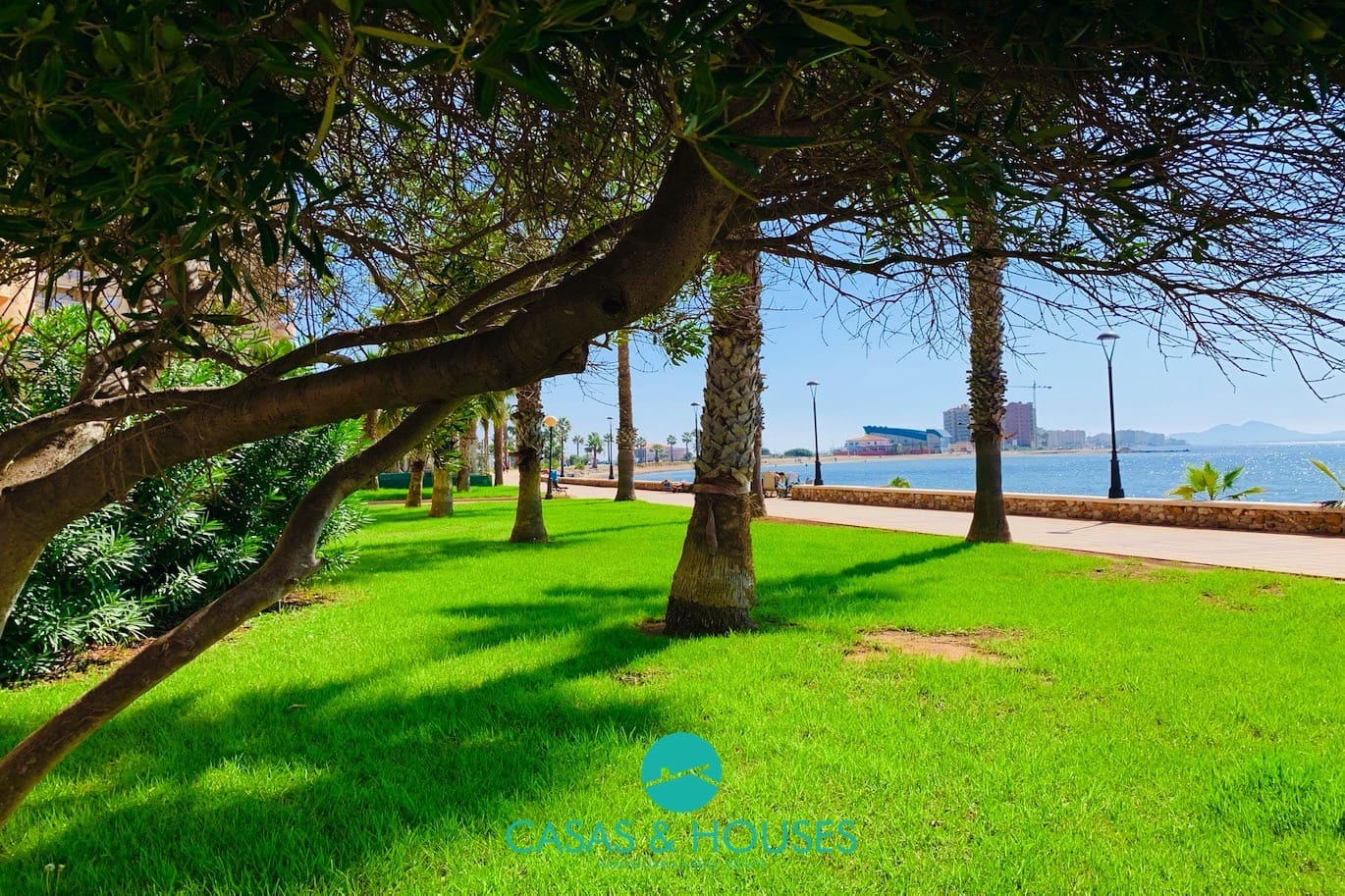 3 chambre Appartement à vendre à La Manga del Mar Menor avec piscine garage - 240 000 € (Ref: 10062552)
