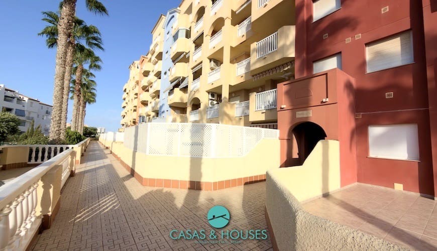 2 sovrum Lägenhet till salu i La Manga del Mar Menor med pool garage - 179 000 € (Ref: 10147913)