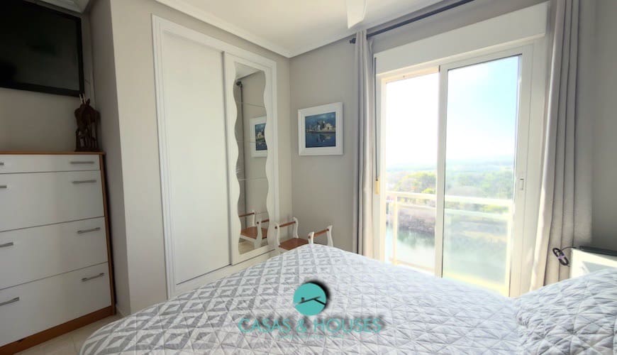 2 bedroom Apartment for sale in La Manga del Mar Menor with pool - € 185,000 (Ref: 10158654)