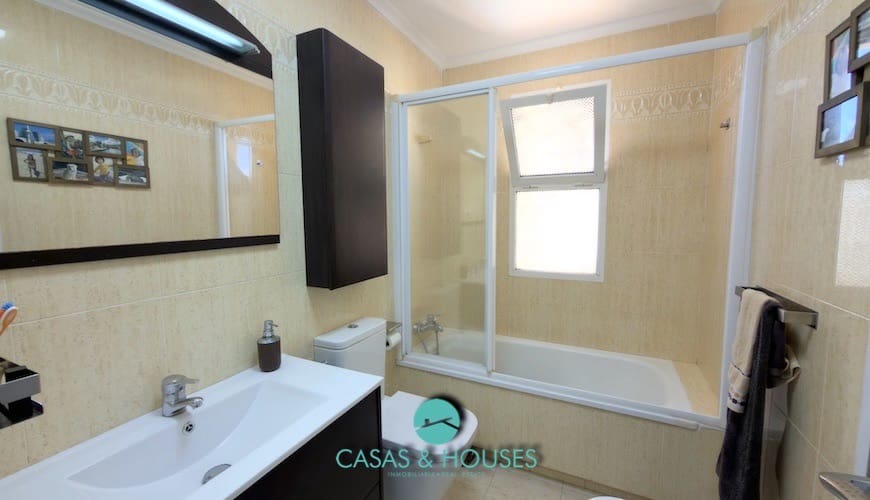 2 bedroom Apartment for sale in La Manga del Mar Menor with pool - € 185,000 (Ref: 10158654)