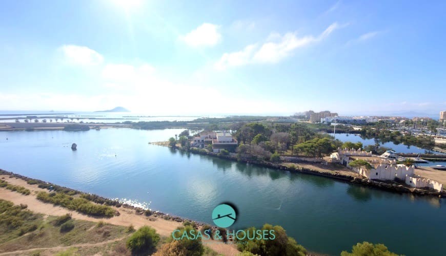 2 bedroom Apartment for sale in La Manga del Mar Menor with pool - € 185,000 (Ref: 10158654)