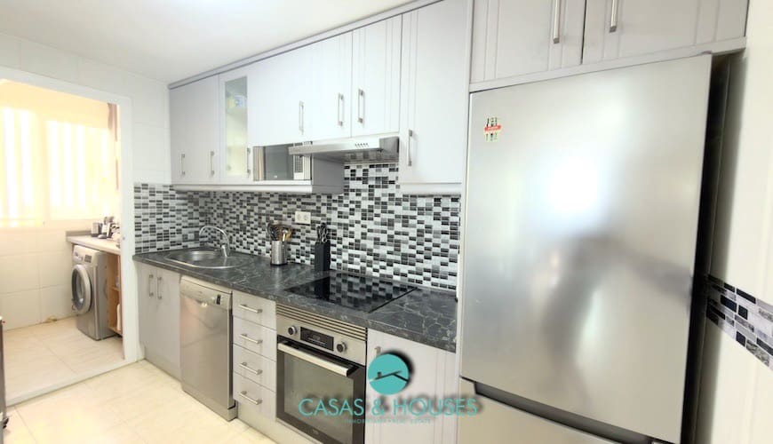 2 bedroom Apartment for sale in La Manga del Mar Menor with pool - € 185,000 (Ref: 10158654)