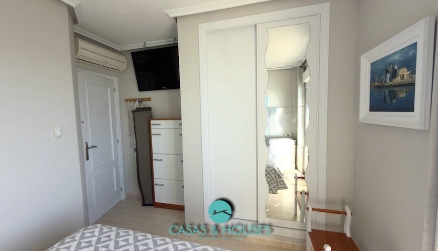 2 bedroom Apartment for sale in La Manga del Mar Menor with pool - € 185,000 (Ref: 10158654)
