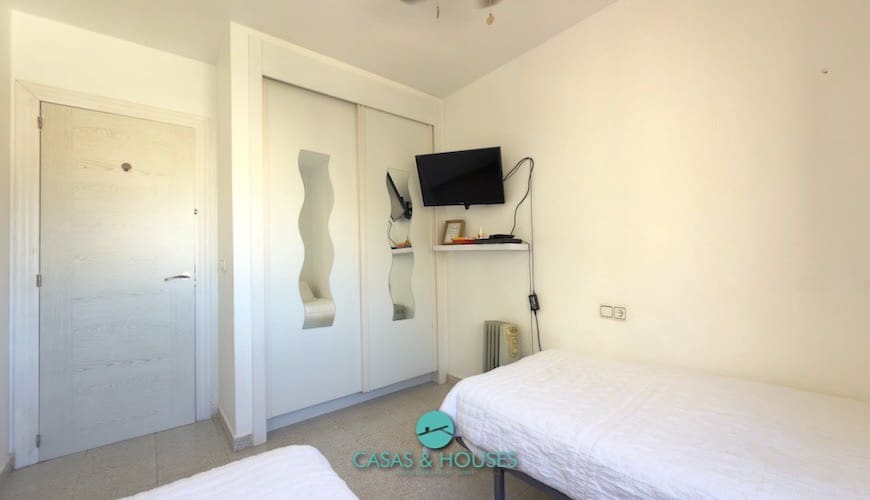 2 soveværelse Lejlighed til salg i La Manga del Mar Menor med swimmingpool garage - € 210.000 (Ref: 10179593)