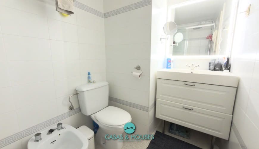 2 soveværelse Lejlighed til salg i La Manga del Mar Menor med swimmingpool garage - € 210.000 (Ref: 10179593)