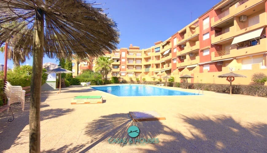 2 soveværelse Lejlighed til salg i La Manga del Mar Menor med swimmingpool garage - € 210.000 (Ref: 10179593)