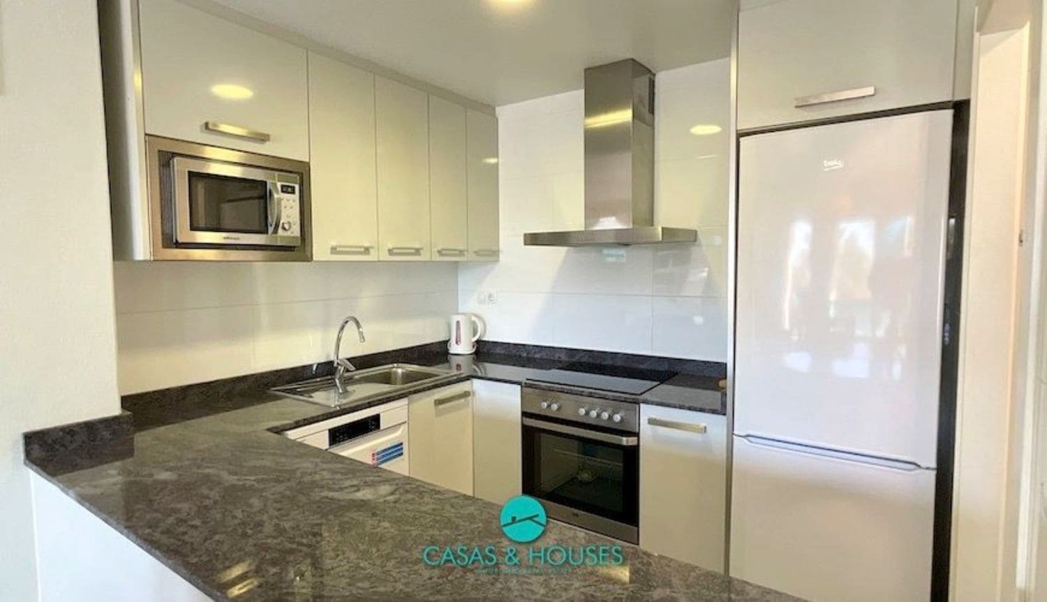 2 soverom Leilighet til salgs i La Manga del Mar Menor med svømmebasseng garasje - € 184 000 (Ref: 7918412)