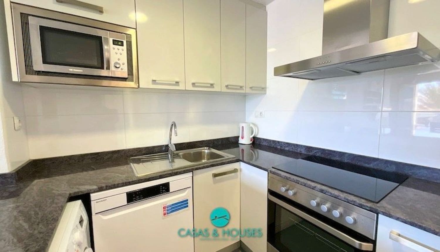 2 soverom Leilighet til salgs i La Manga del Mar Menor med svømmebasseng garasje - € 184 000 (Ref: 7918412)