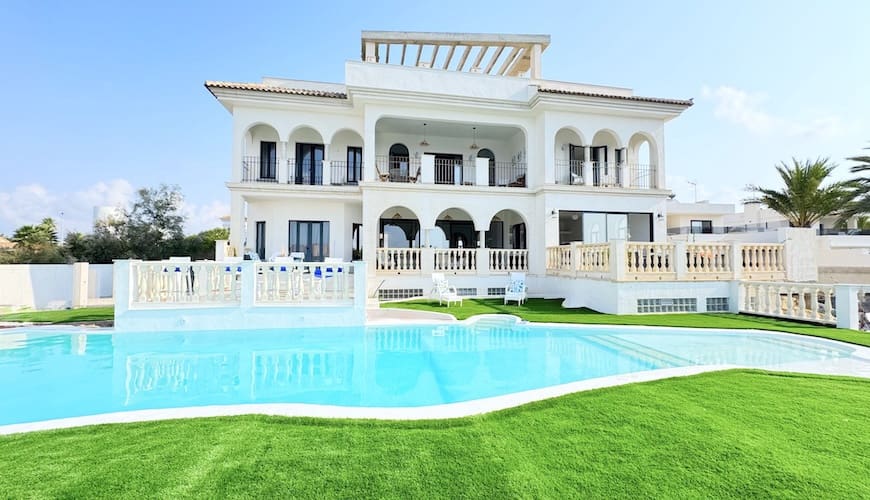 7 soverom Villa til salgs i La Manga del Mar Menor med svømmebasseng garasje - € 2 285 000 (Ref: 8169562)