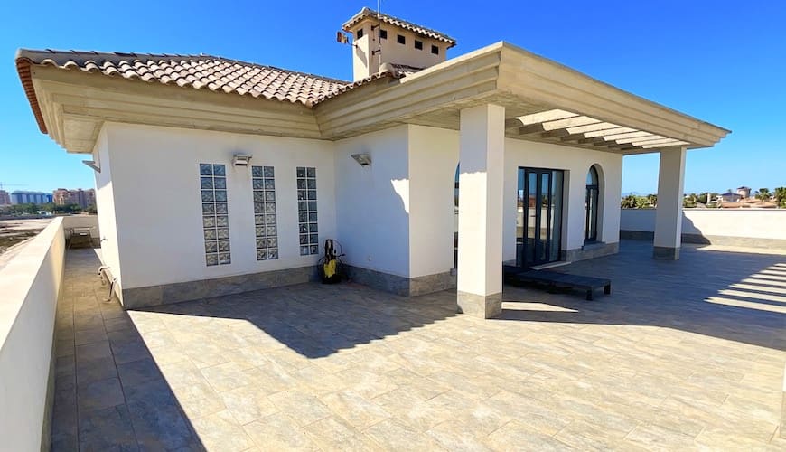 7 soverom Villa til salgs i La Manga del Mar Menor med svømmebasseng garasje - € 2 285 000 (Ref: 8169562)