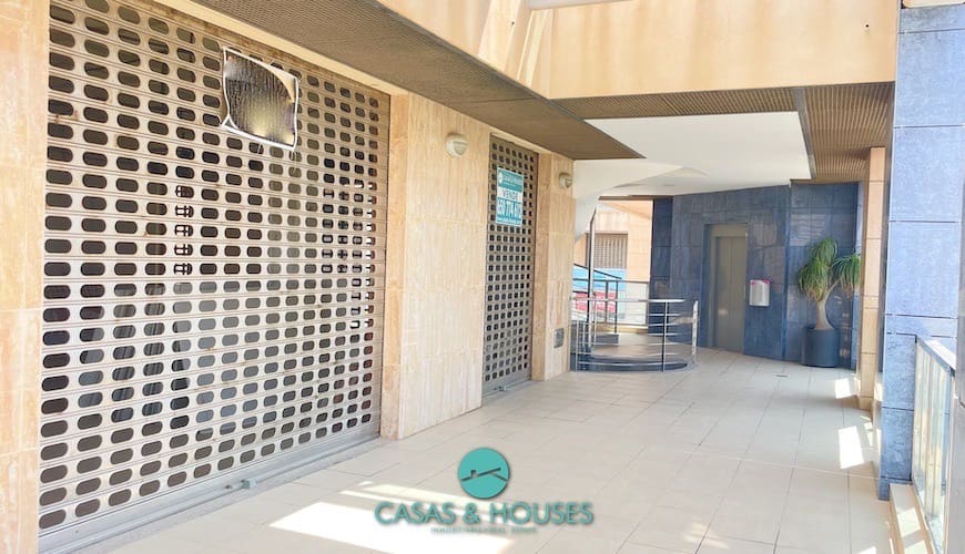 Erhverv til salg i La Manga del Mar Menor - € 130.000 (Ref: 8501122)