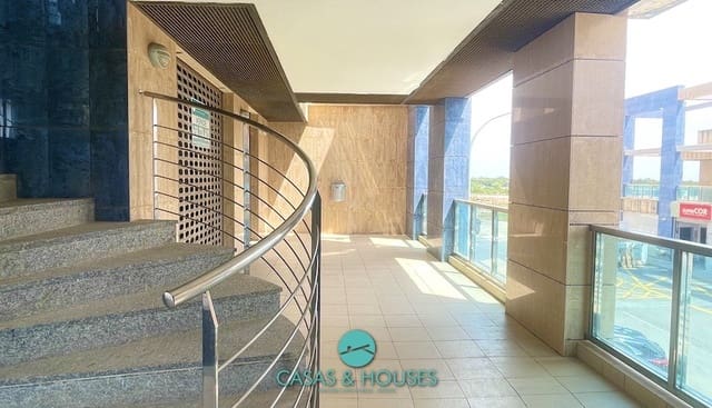 Kommersiell til salgs i La Manga del Mar Menor - € 130 000 (Ref: 8501122)