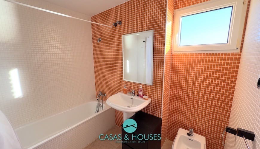 2 soveværelse Lejlighed til salg i La Manga del Mar Menor med swimmingpool garage - € 182.000 (Ref: 8754880)