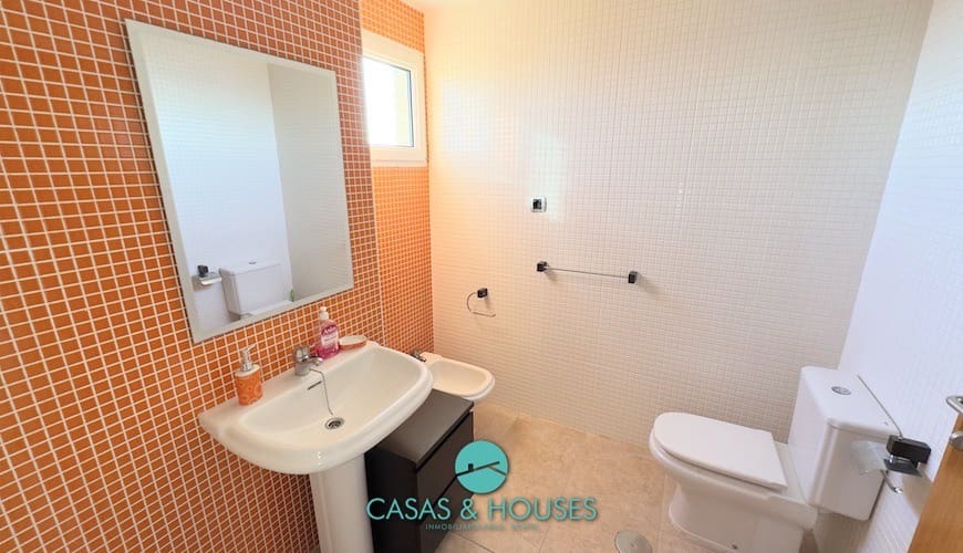 2 soveværelse Lejlighed til salg i La Manga del Mar Menor med swimmingpool garage - € 182.000 (Ref: 8754880)