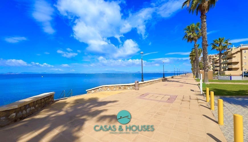 3 quarto Casa em Banda para venda em La Manga del Mar Menor com piscina garagem - 260 000 € (Ref: 8976546)