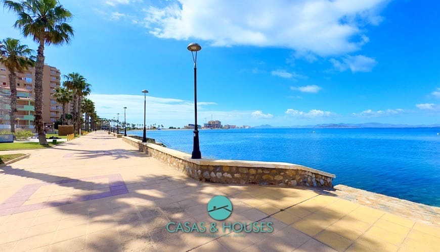 3 quarto Casa em Banda para venda em La Manga del Mar Menor com piscina garagem - 260 000 € (Ref: 8976546)