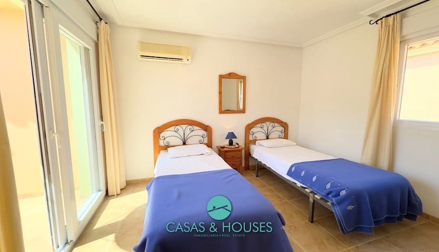 3 quarto Casa em Banda para venda em La Manga del Mar Menor com piscina garagem - 260 000 € (Ref: 8976546)