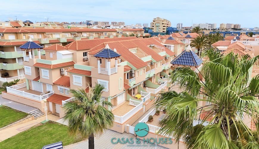 3 quarto Casa em Banda para venda em La Manga del Mar Menor com piscina garagem - 260 000 € (Ref: 8976546)