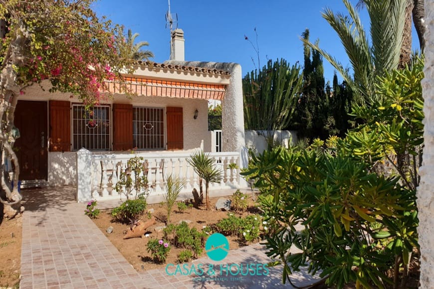 4 soveværelse Villa til salg i La Manga del Mar Menor med swimmingpool garage - € 410.000 (Ref: 9059900)