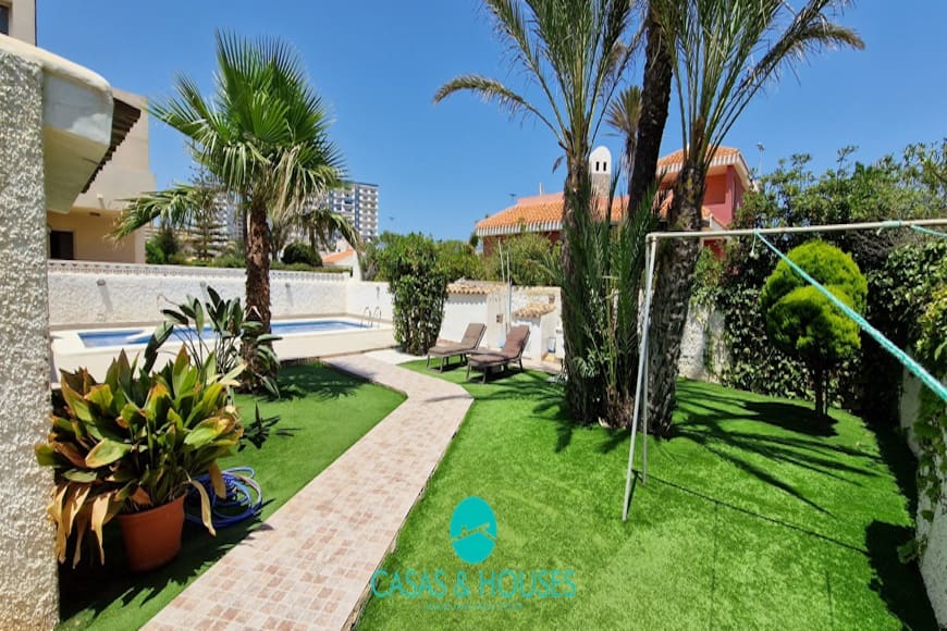 4 soveværelse Villa til salg i La Manga del Mar Menor med swimmingpool garage - € 410.000 (Ref: 9059900)