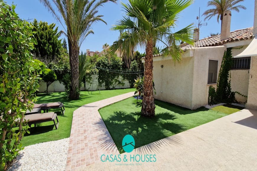 4 soveværelse Villa til salg i La Manga del Mar Menor med swimmingpool garage - € 410.000 (Ref: 9059900)