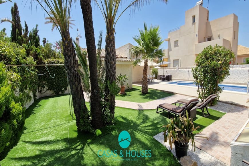 4 soveværelse Villa til salg i La Manga del Mar Menor med swimmingpool garage - € 410.000 (Ref: 9059900)