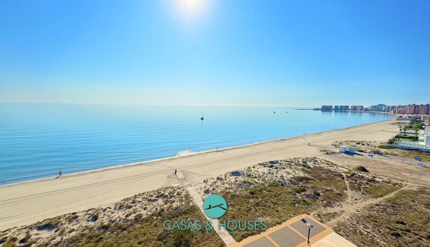 1 bedroom Apartment for sale in La Manga del Mar Menor with pool garage - € 150,000 (Ref: 9101412)