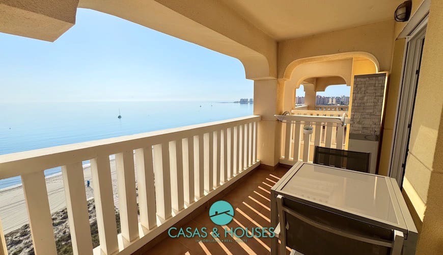 1 bedroom Apartment for sale in La Manga del Mar Menor with pool garage - € 150,000 (Ref: 9101412)