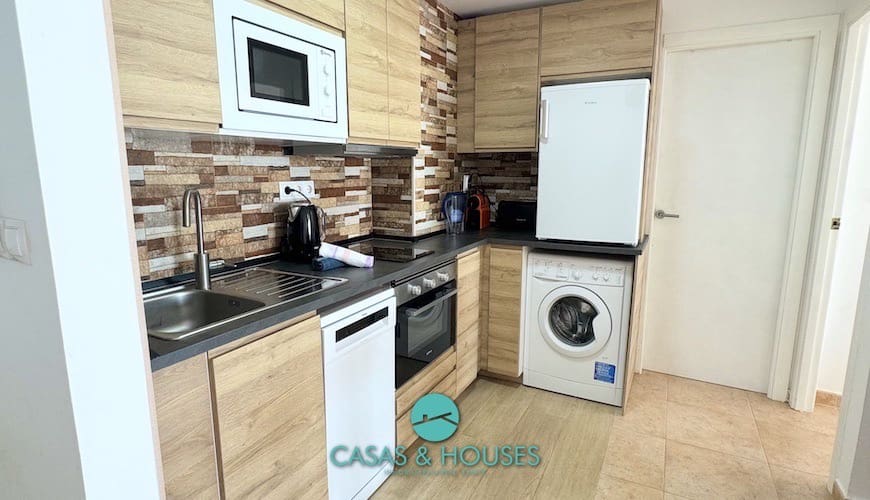 1 bedroom Apartment for sale in La Manga del Mar Menor with pool garage - € 150,000 (Ref: 9101412)