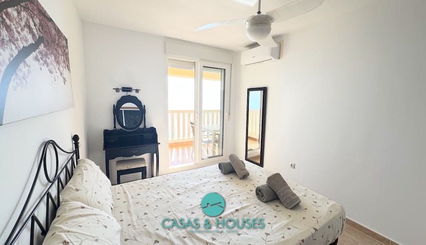 1 bedroom Apartment for sale in La Manga del Mar Menor with pool garage - € 150,000 (Ref: 9101412)