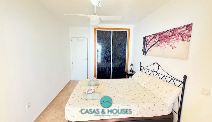 1 bedroom Apartment for sale in La Manga del Mar Menor with pool garage - € 150,000 (Ref: 9101412)