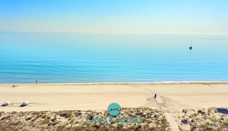 1 bedroom Apartment for sale in La Manga del Mar Menor with pool garage - € 150,000 (Ref: 9101412)