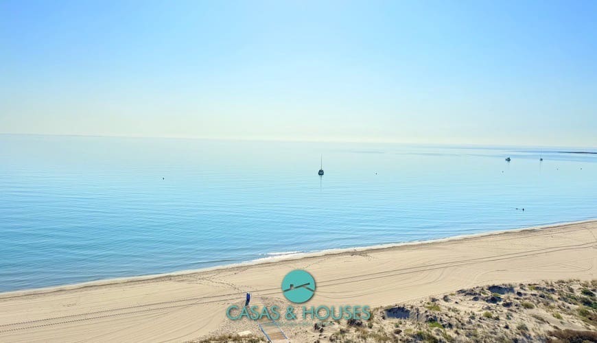 1 bedroom Apartment for sale in La Manga del Mar Menor with pool garage - € 150,000 (Ref: 9101412)