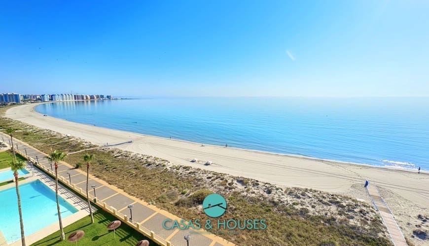 1 bedroom Apartment for sale in La Manga del Mar Menor with pool garage - € 150,000 (Ref: 9101412)