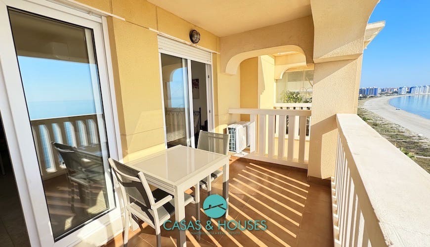 1 bedroom Apartment for sale in La Manga del Mar Menor with pool garage - € 150,000 (Ref: 9101412)