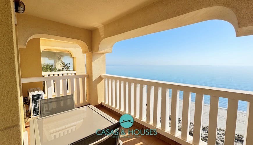 1 bedroom Apartment for sale in La Manga del Mar Menor with pool garage - € 150,000 (Ref: 9101412)