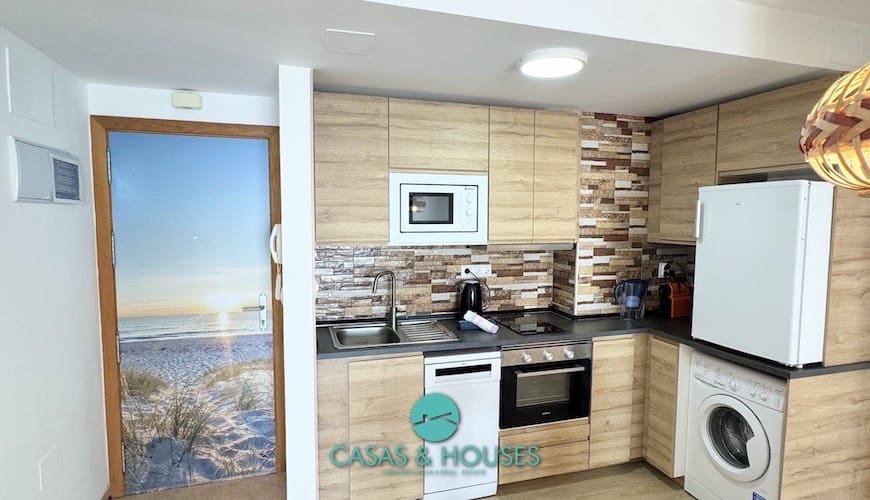 1 bedroom Apartment for sale in La Manga del Mar Menor with pool garage - € 150,000 (Ref: 9101412)