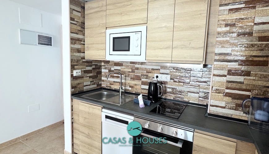 1 bedroom Apartment for sale in La Manga del Mar Menor with pool garage - € 150,000 (Ref: 9101412)