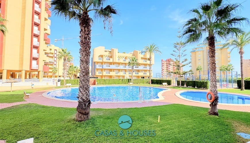 2 bedroom Apartment for sale in La Manga del Mar Menor with pool - € 215,000 (Ref: 9105302)