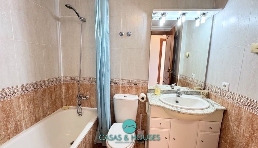 2 bedroom Apartment for sale in La Manga del Mar Menor with pool - € 215,000 (Ref: 9105302)