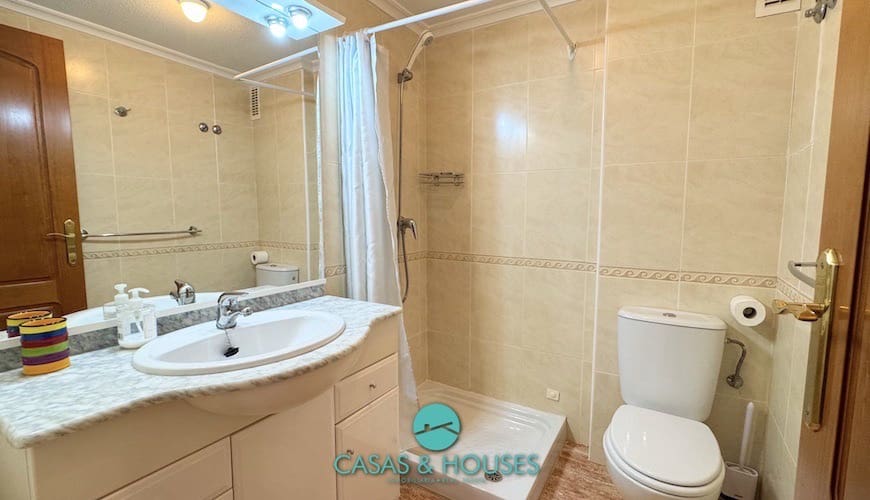 2 bedroom Apartment for sale in La Manga del Mar Menor with pool - € 215,000 (Ref: 9105302)