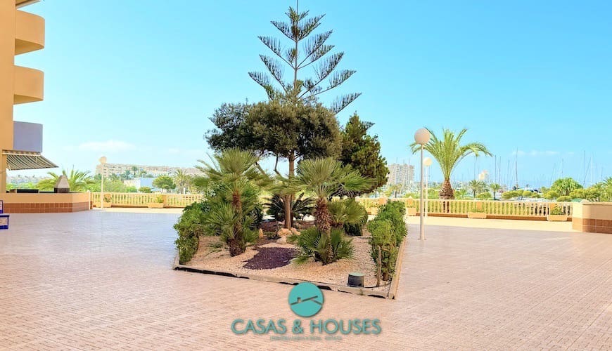 2 bedroom Apartment for sale in La Manga del Mar Menor with pool - € 215,000 (Ref: 9105302)