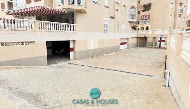 Garage til salg i La Manga del Mar Menor - € 15.000 (Ref: 9116384)